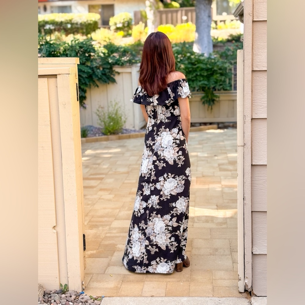 🎉HP🎉 Off The Shoulder Slit Floral Maxi Dress - Picture 8 of 16